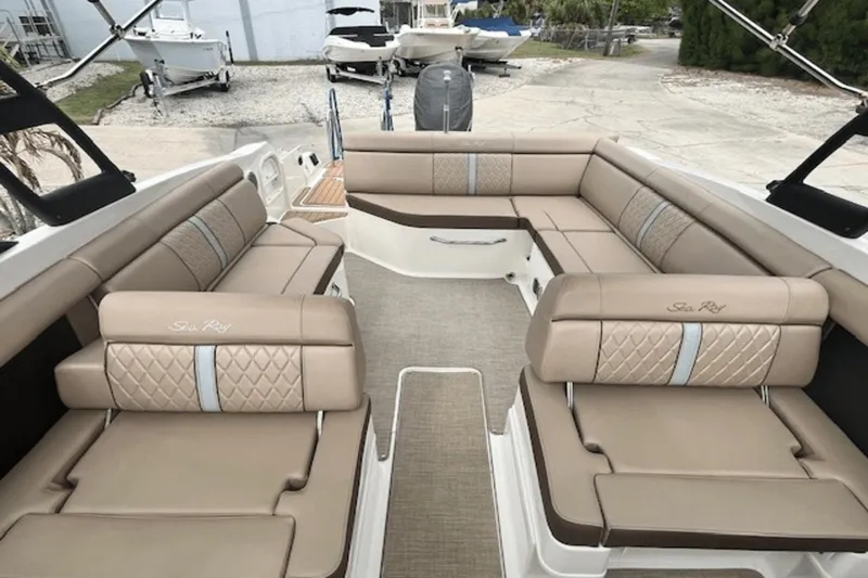 Slide: The Image of Sea Ray 270 SDX Outboard 2017 - 19