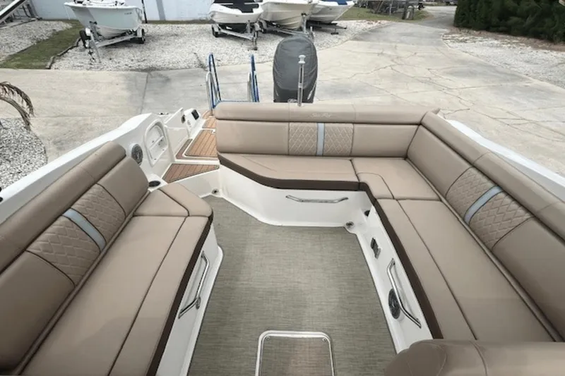 Slide: The Image of Sea Ray 270 SDX Outboard 2017 - 20