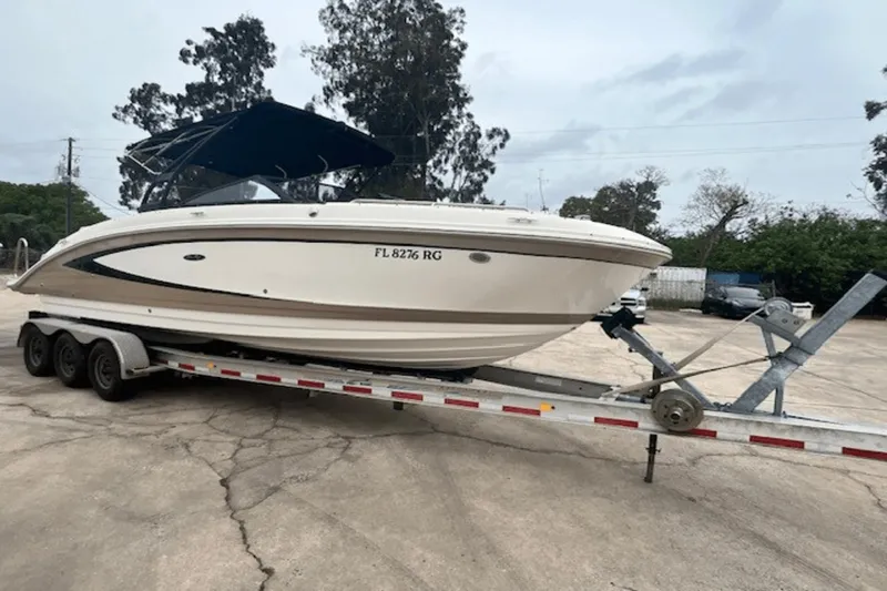 Slide: The Image of Sea Ray 270 SDX Outboard 2017 - 4