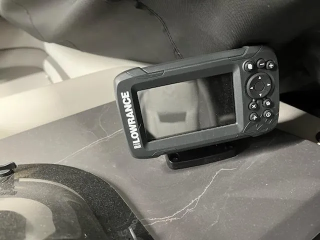 Slide: The Image of Lowrance device on Sweetwater 2286SBCX 2022 boat dashboard. - 9