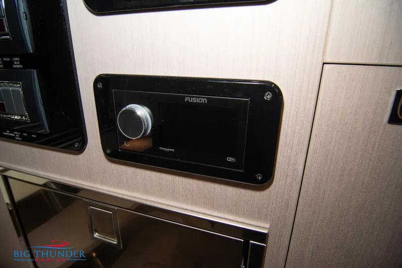 Slide: The Image of Invictus GT320S 2024 - 53