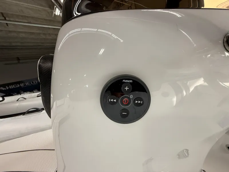 Slide: The Image of Control panel on 2025 Walker Bay Generation 450 DLX boat. - 14