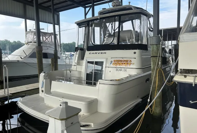 Slide: The Image of Carver 444 Cockpit Motor Yacht 2005 - 109