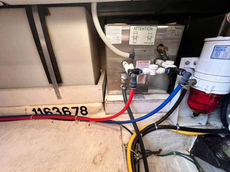 Slide: The Image of Carver 444 Cockpit Motor Yacht 2005 - 62