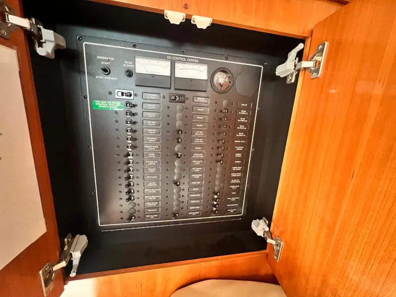 Slide: The Image of Carver 444 Cockpit Motor Yacht 2005 - 84