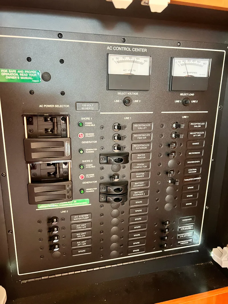 Slide: The Image of Carver 444 Cockpit Motor Yacht 2005 - 85