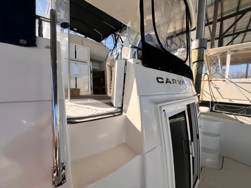 Slide: The Image of Carver 444 Cockpit Motor Yacht 2005 - 92