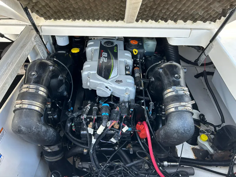 Slide: The Image of Engine compartment of a 2015 Sea Ray 270 Sundeck boat. - 9