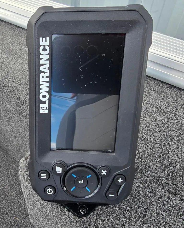 Slide: The Image of Lowrance Eagle 4 swivel mount fish finder - 9