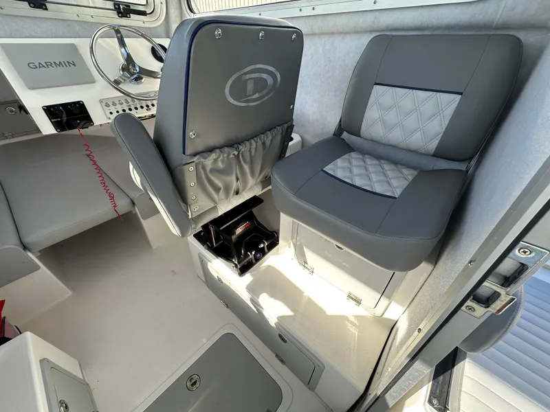 Slide: The Image of Defiance 220 Admiral 2024 - 13