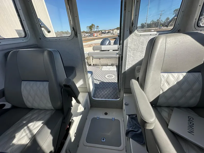 Slide: The Image of Defiance 220 Admiral 2024 - 24