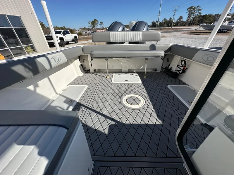 Slide: The Image of Defiance 220 Admiral 2024 - 26