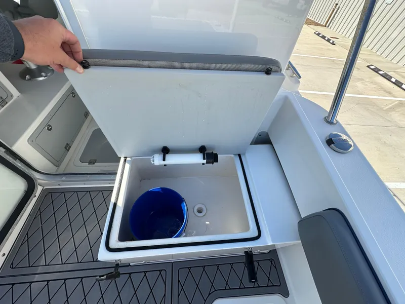 Slide: The Image of Defiance 220 Admiral 2024 - 28