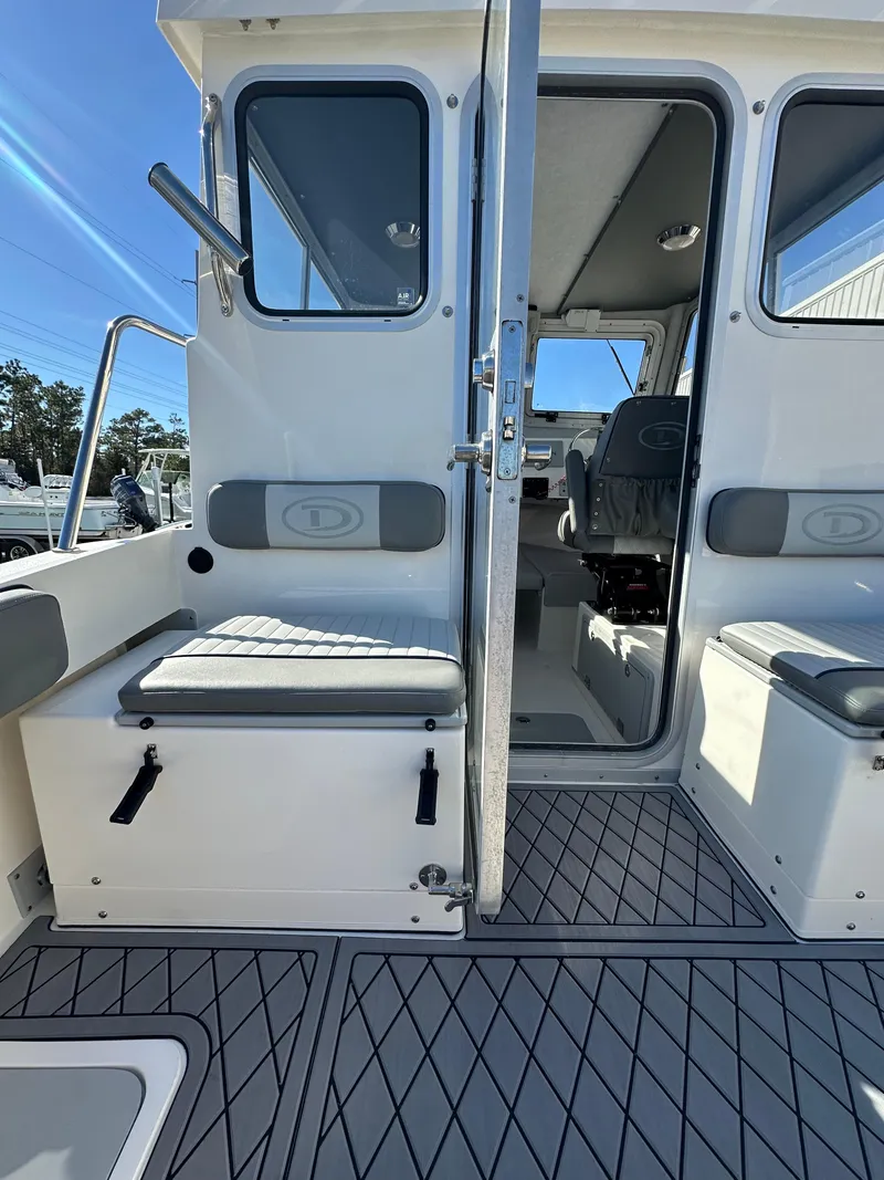 Slide: The Image of Defiance 220 Admiral 2024 - 29