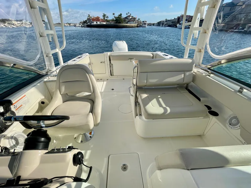Slide: The Image of Boston Whaler 230 Vantage 2018 - 54