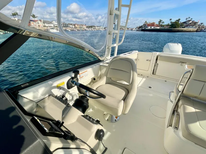 Slide: The Image of Boston Whaler 230 Vantage 2018 - 55