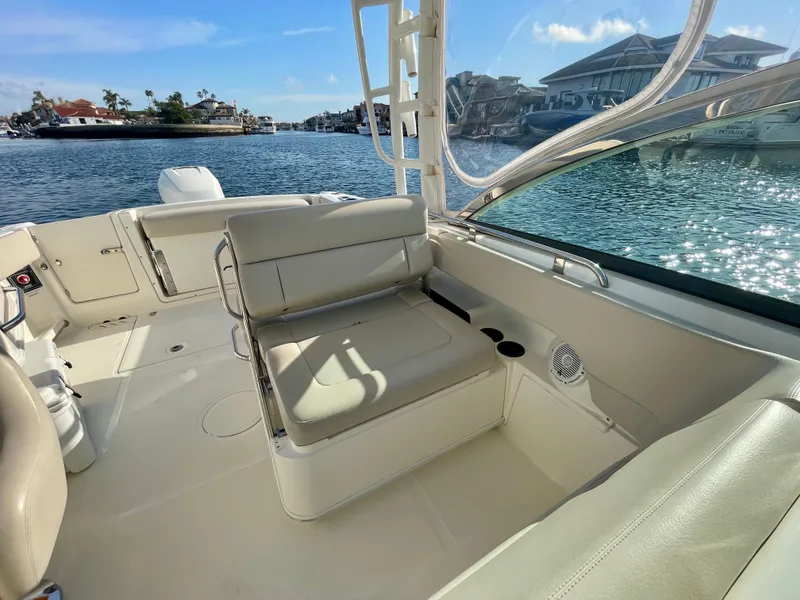 Slide: The Image of Boston Whaler 230 Vantage 2018 - 56