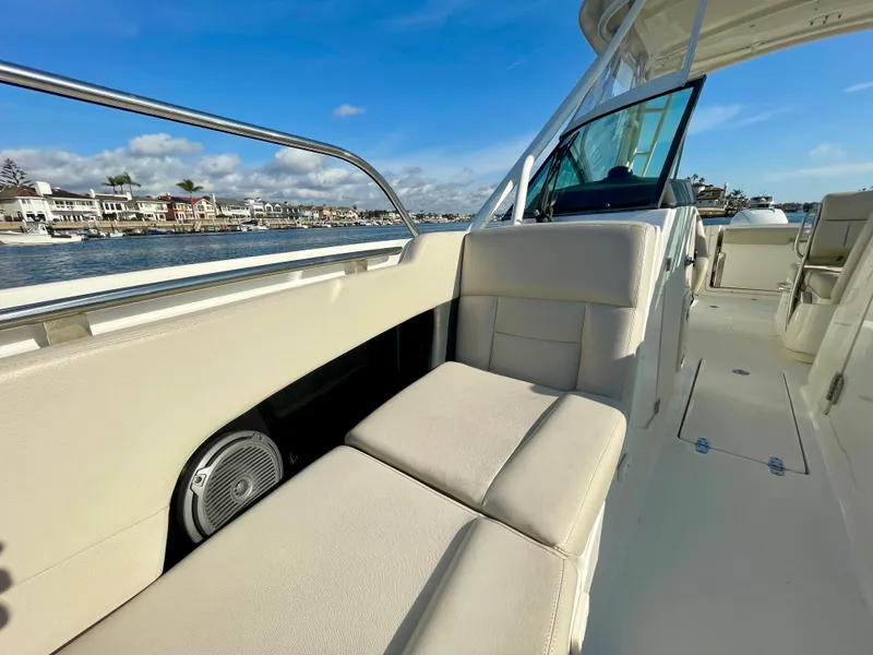 Slide: The Image of Boston Whaler 230 Vantage 2018 - 58