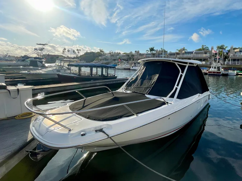 Slide: The Image of Boston Whaler 230 Vantage 2018 - 60