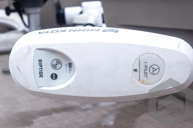 Slide: The Image of Minn Kota Riptide trolling motor with i-Pilot on Sun Tracker Fishin' Barge 22 DLX, 2020 model. - 33