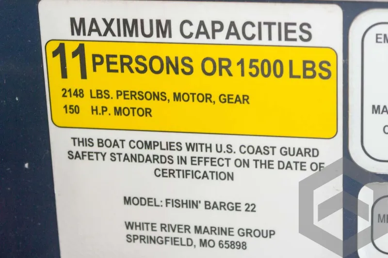 Slide: The Image of 2020 Sun Tracker Fishin' Barge 22 DLX capacity label, 11 persons or 1500 lbs limit. - 45