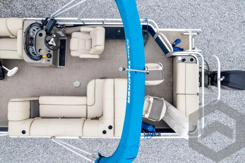 Slide: The Image of Sun Tracker Fishin' Barge 22 DLX 2020 - 56