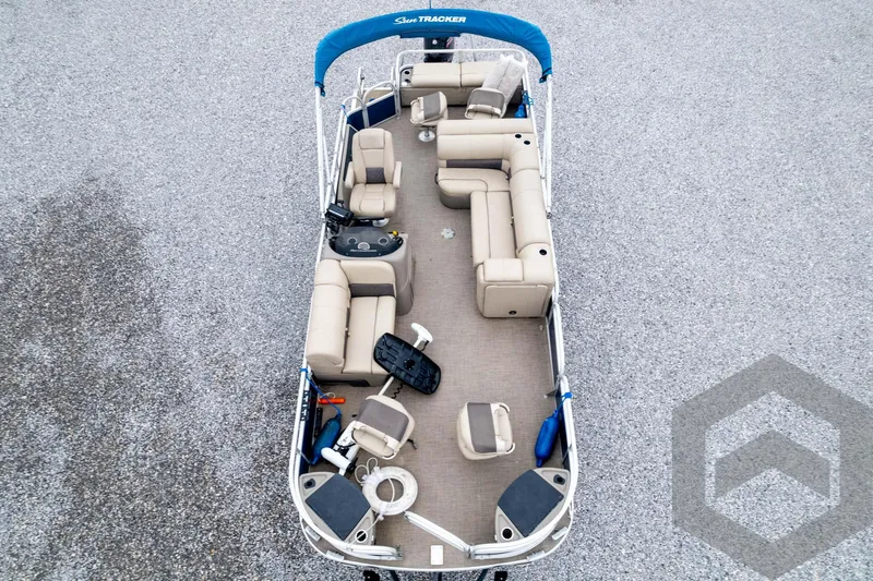 Slide: The Image of Sun Tracker Fishin' Barge 22 DLX 2020 - 58