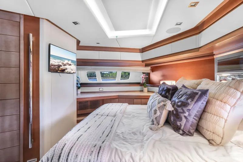 Slide: The Image of VIP stateroom - 26
