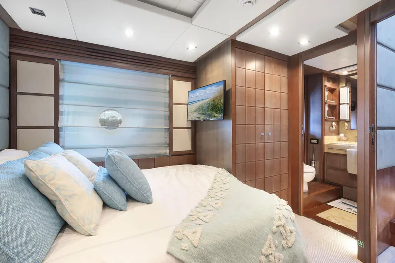 Slide: The Image of Port side guest stateroom - 29