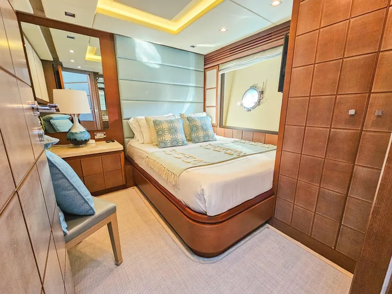 Slide: The Image of  Portside guest stateroom - 31