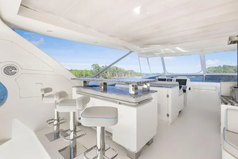 Slide: The Image of Flybridge bar - 48