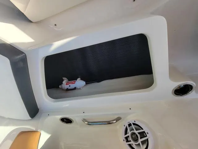 Slide: The Image of Chaparral 23 SSi OB 2025 - 19