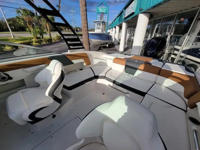 Slide: The Image of Chaparral 23 SSi OB 2025 - 22