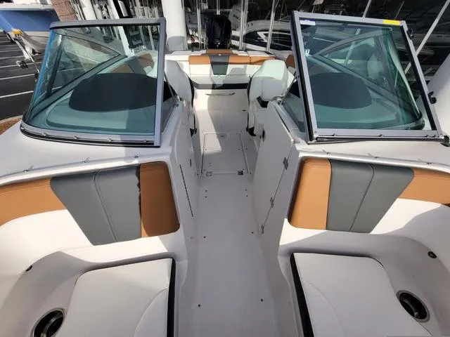 Slide: The Image of Chaparral 23 SSi OB 2025 - 40