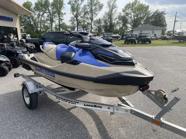 Slide: The Image of Sea-Doo WAKE PRO 230 with Sound System 2025 - 3