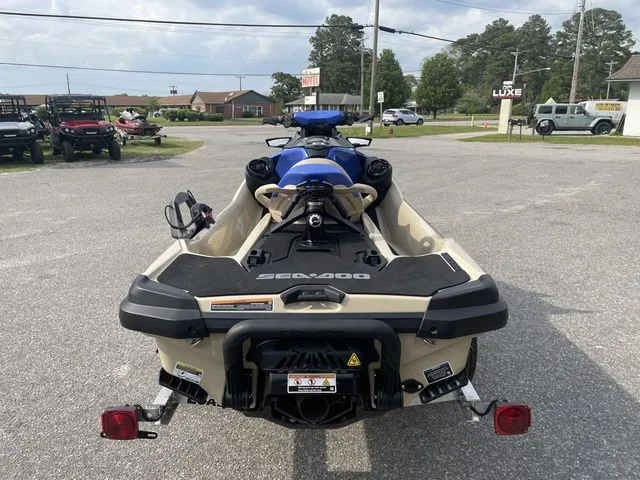 Slide: The Image of Sea-Doo WAKE PRO 230 with Sound System 2025 - 6