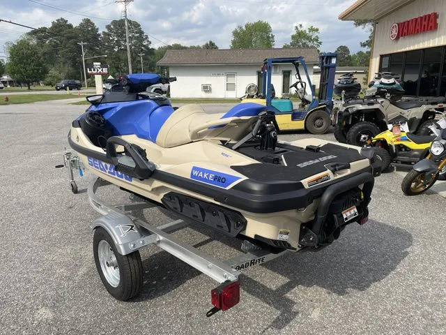 Slide: The Image of Sea-Doo WAKE PRO 230 with Sound System 2025 - 7