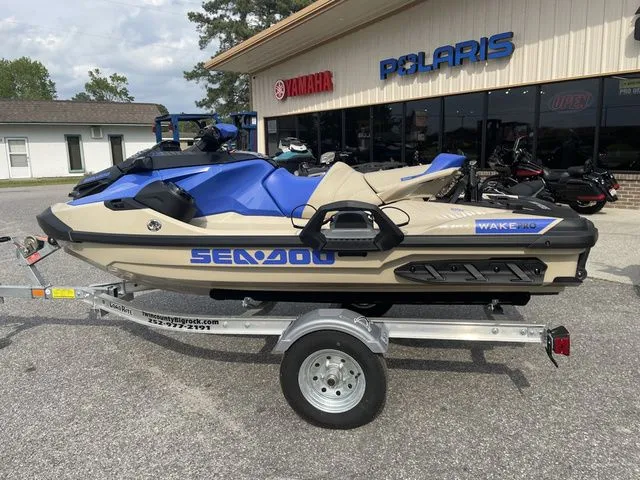 Slide: The Image of Sea-Doo WAKE PRO 230 with Sound System 2025 - 8