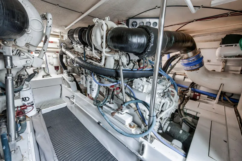 Slide: The Image of Hatteras 60 Convertible 1999 - 54