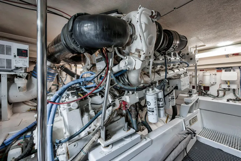 Slide: The Image of Hatteras 60 Convertible 1999 - 55