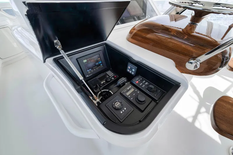 Slide: The Image of Viking 70 Convertible 2015 - 65