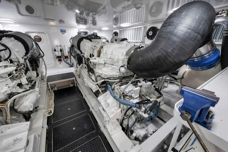 Slide: The Image of Viking 70 Convertible 2015 - 79