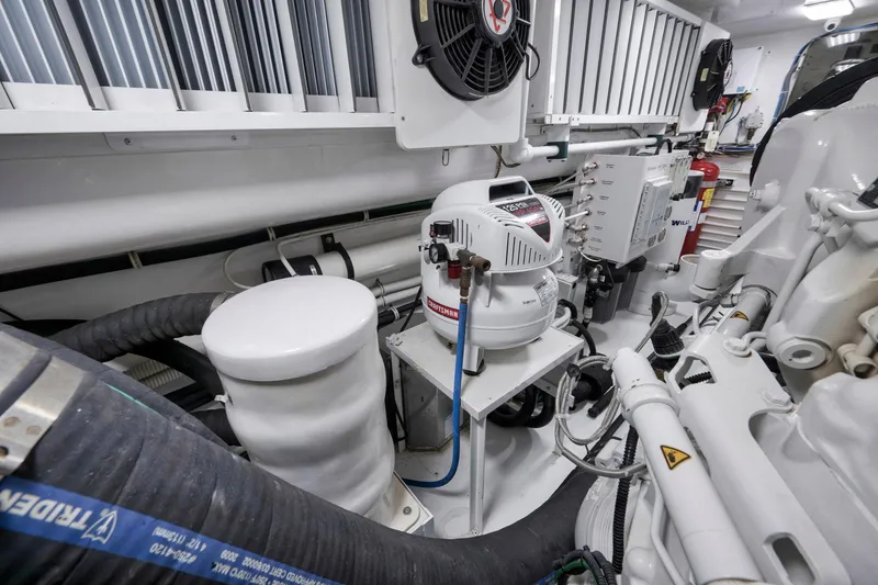 Slide: The Image of Viking 70 Convertible 2015 - 83