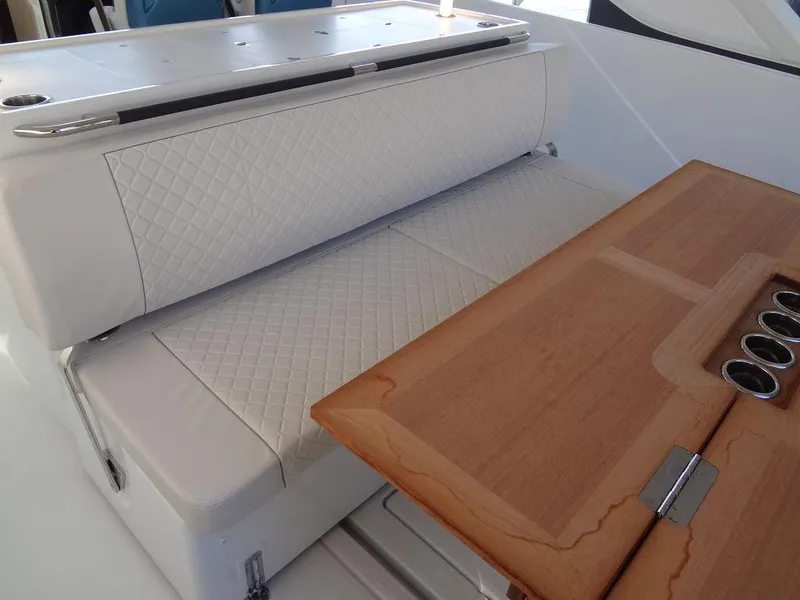 Slide: The Image of Jeanneau DB/43 OB 2025 - 53