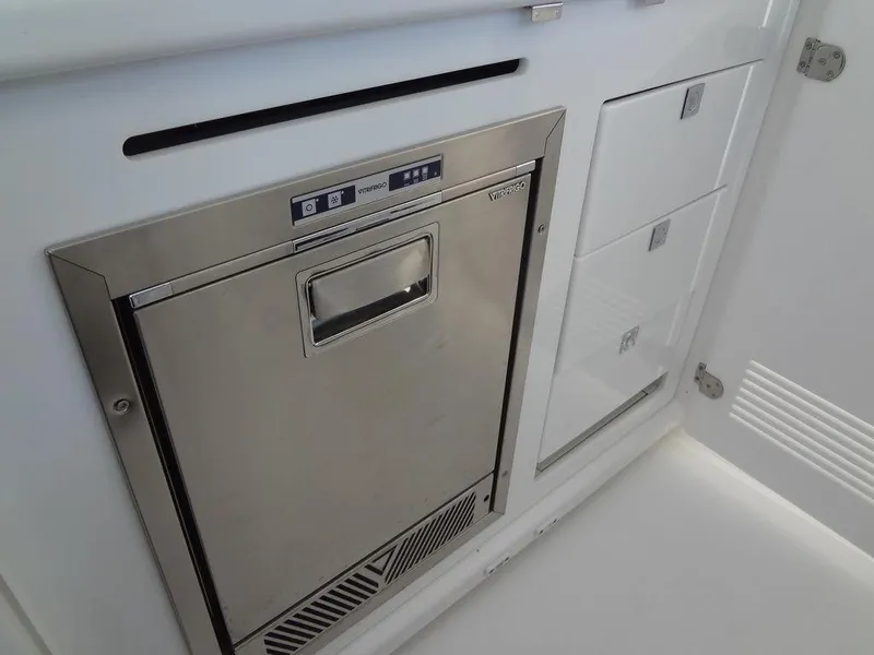 Slide: The Image of Jeanneau DB/43 OB 2025 - 60