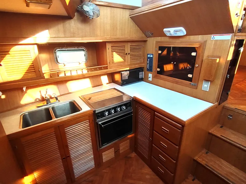 Slide: The Image of Nova 48 Cockpit Motor Yacht 1986 - 55