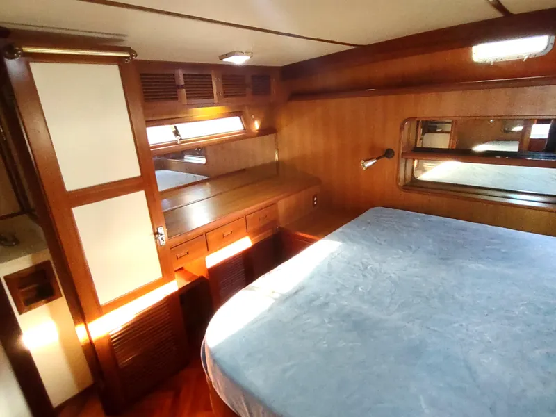 Slide: The Image of Nova 48 Cockpit Motor Yacht 1986 - 70