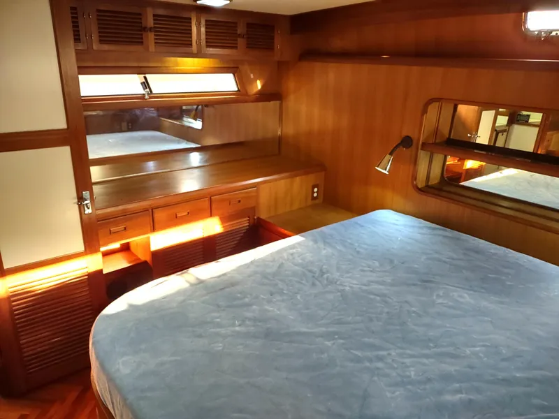 Slide: The Image of Nova 48 Cockpit Motor Yacht 1986 - 71
