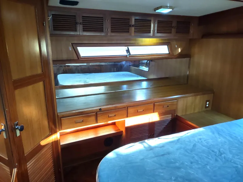 Slide: The Image of Nova 48 Cockpit Motor Yacht 1986 - 72