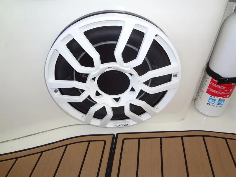 Slide: The Image of Boat speaker and fire extinguisher on 2005 Sea Ray 320 Sundancer. - 19